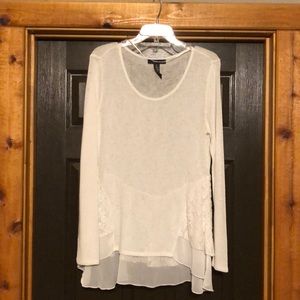 Sweater with lace trim 💕3/$15 or 5/$25💕